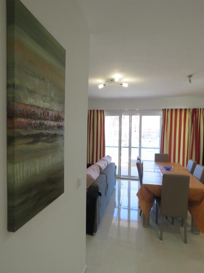 Aquamarine Sea Front Apartments - First Floor 마르사스칼라 외부 사진
