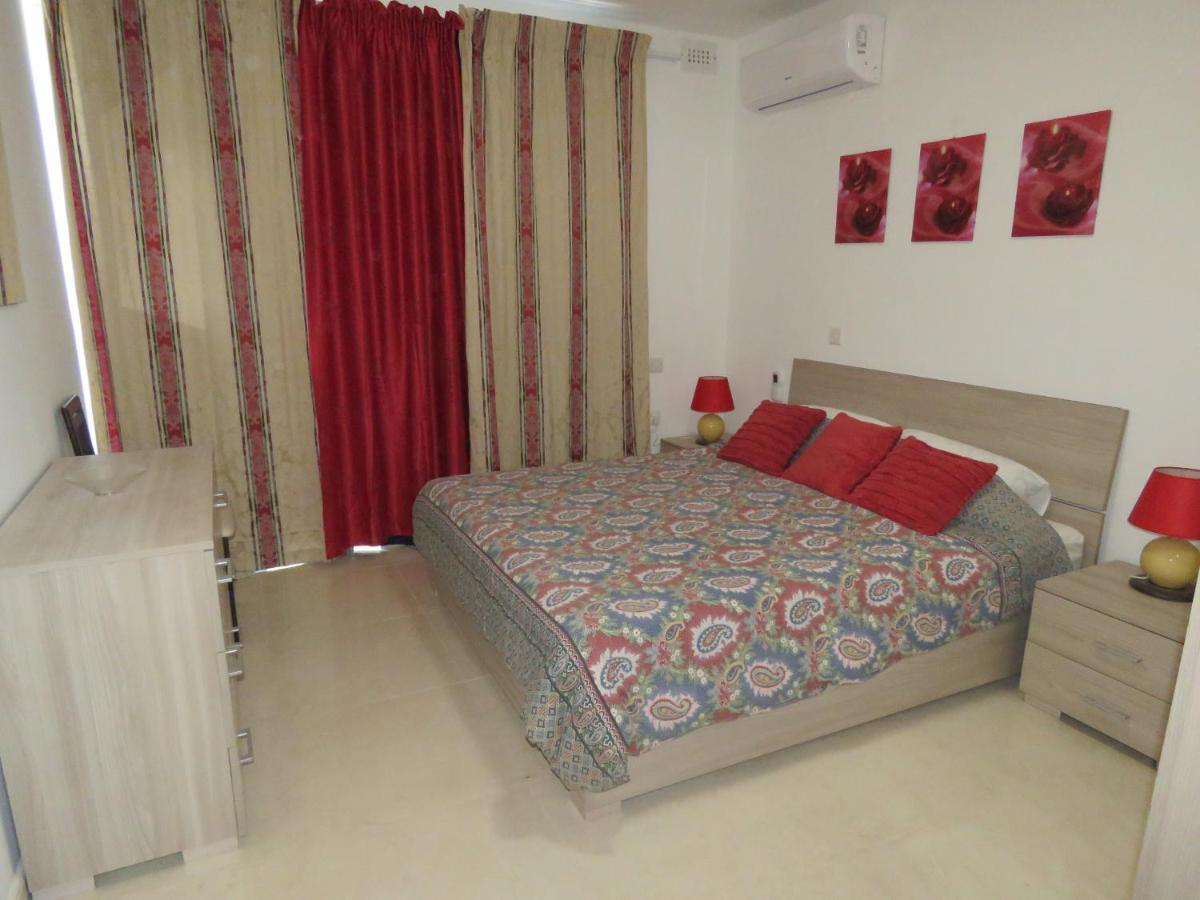 Aquamarine Sea Front Apartments - First Floor 마르사스칼라 외부 사진