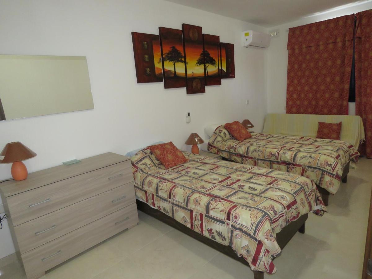 Aquamarine Sea Front Apartments - First Floor 마르사스칼라 외부 사진
