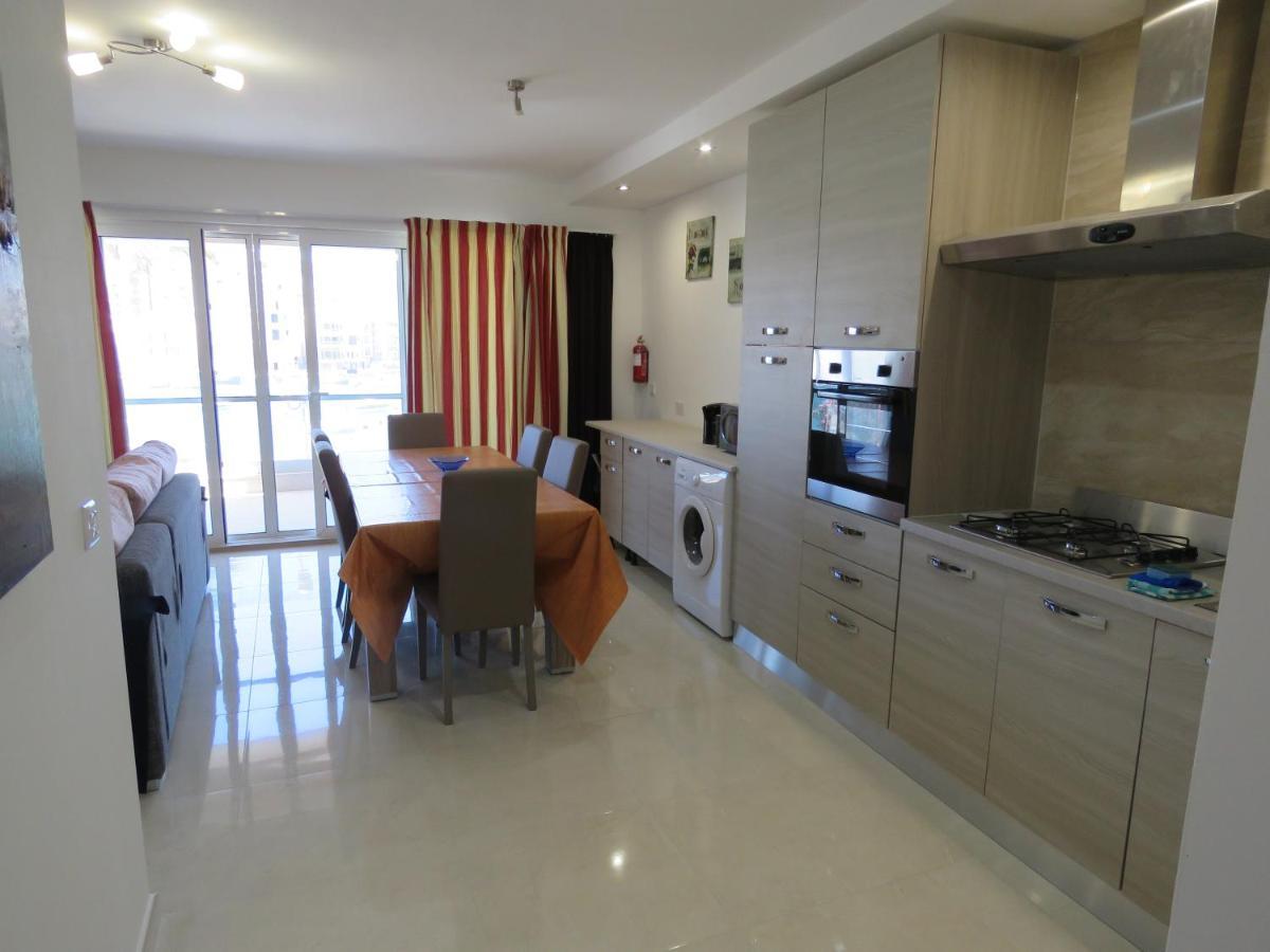 Aquamarine Sea Front Apartments - First Floor 마르사스칼라 외부 사진