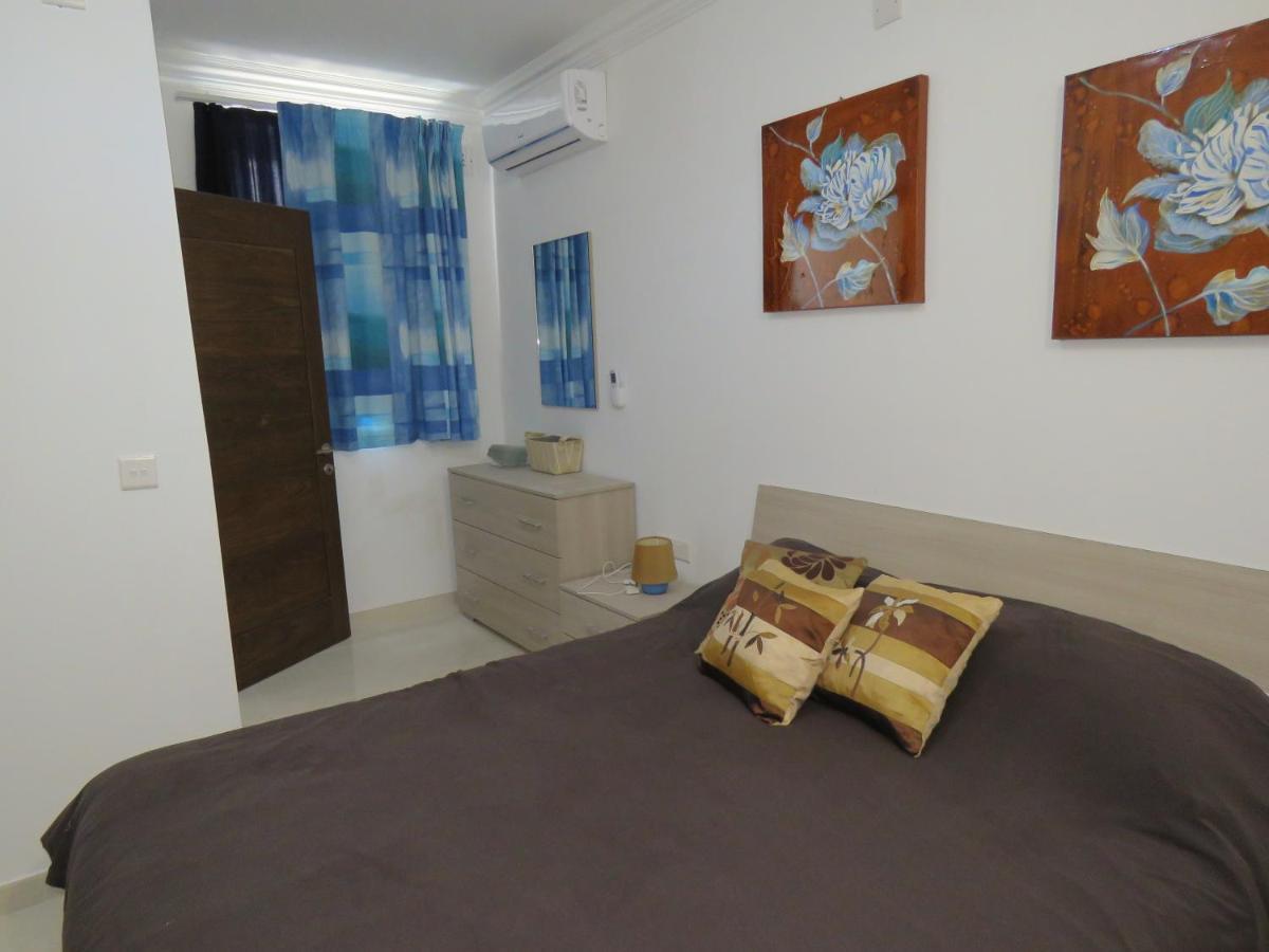 Aquamarine Sea Front Apartments - First Floor 마르사스칼라 외부 사진