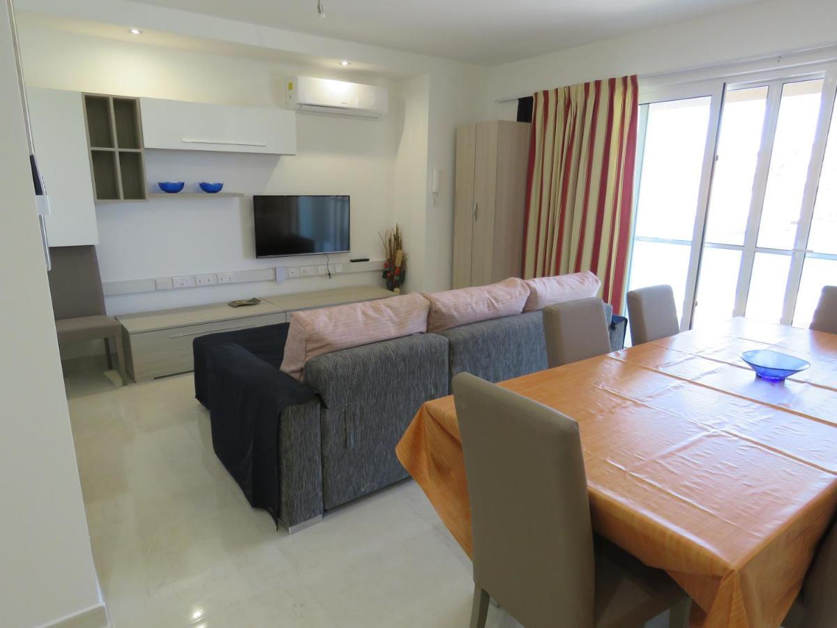 Aquamarine Sea Front Apartments - First Floor 마르사스칼라 외부 사진